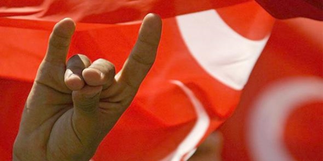 MHP'den bozkurt işareti açıklaması