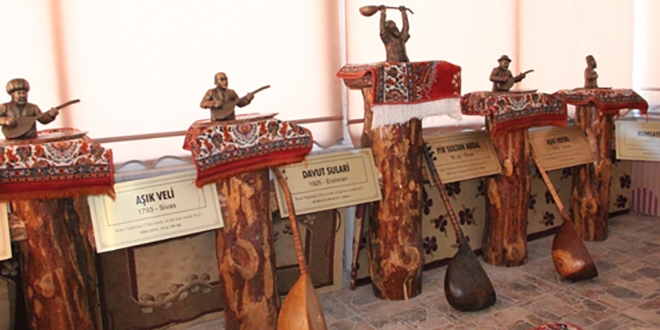 Sivasl� ba�lama ustas� 'Ozanlar M�zesi' kurdu