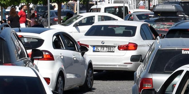 Tatilcilerin d�n�� �ilesi ba�lad�!