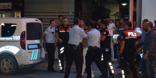 Ba�kentte trafikte yol verme kavgas�: 6 yaral�