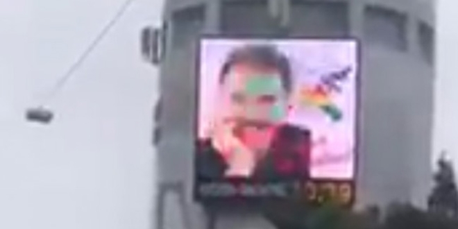 Almanya'da �calan'�n resmi reklam panosunda