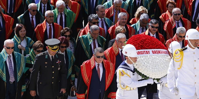 Yargıtay üyeleri Anıtkabir'i ziyaret etti