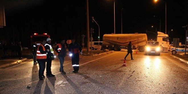 Yolcu otobüsü ile otomobil çarpıştı: Çok sayıda yaralı