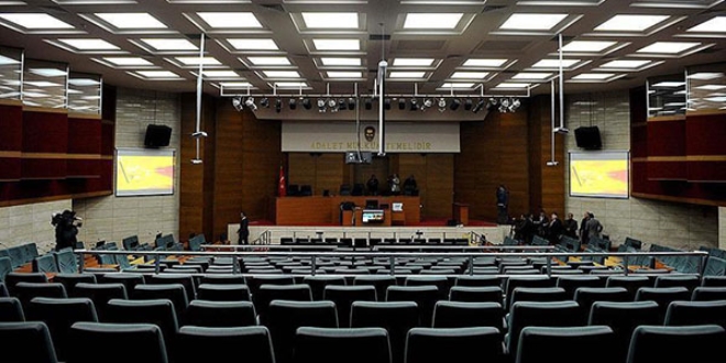 FETÖ'den kadın öğretmene 'DHKP-C şantajı'
