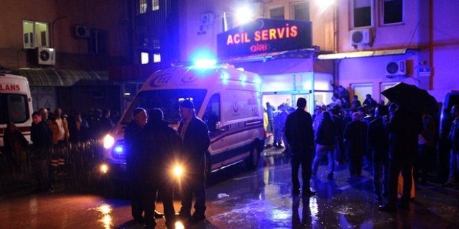Muğla'da otomobil uçuruma devrildi: 3 yaralı