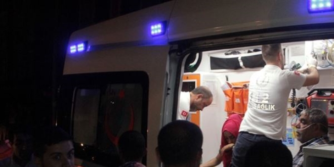 Diyarbakır'da Minibüs ile otomobil çarpıştı: 8 yaralı