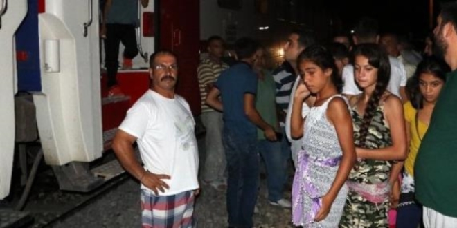 Adana'da trenin çarptığı kişi ağır yaralandı