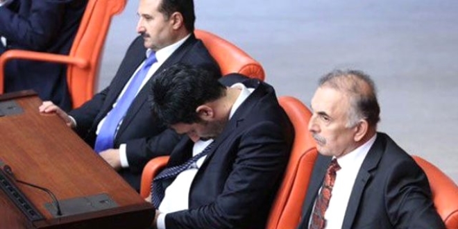 Uğur Işılak siyasi kariyerinin neden kısa sürdüğünü anlattı