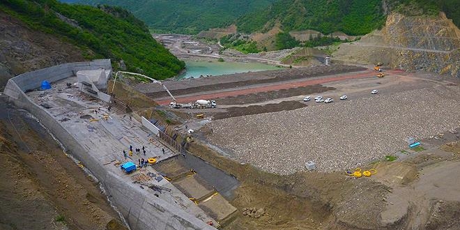 �znik Baraj�'n�n yap�m s�zle�mesi imzaland�