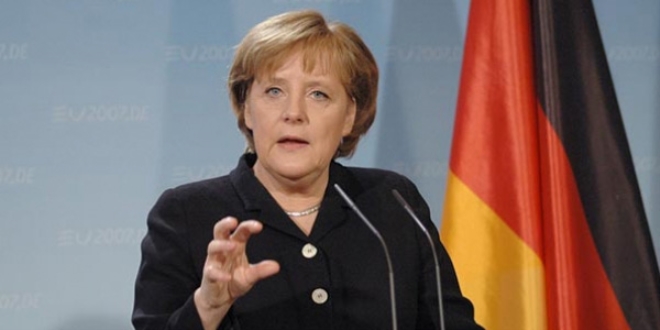 Merkel'den T�rkiye'ye silah sat���na ili�kin a��klama