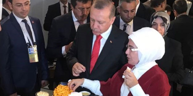 Erdoğan, bulgurdan yapılan bisküviyi çok beğendi