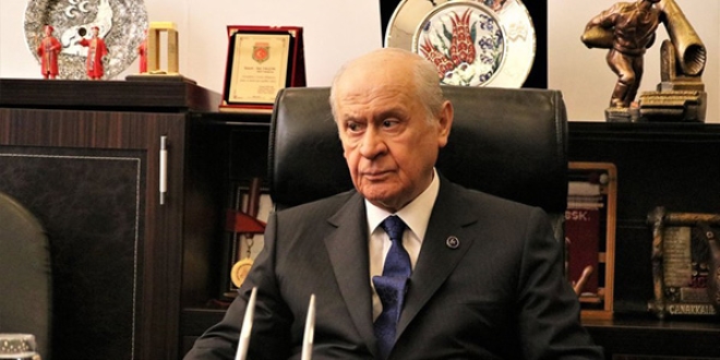Bahçeli: Barzani'ye bedel ödettirecek güçteyiz