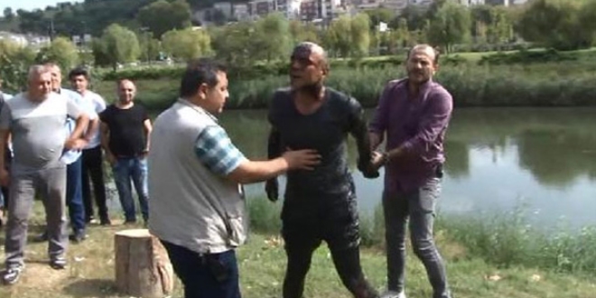 Polisten kaçarken dereye atladı