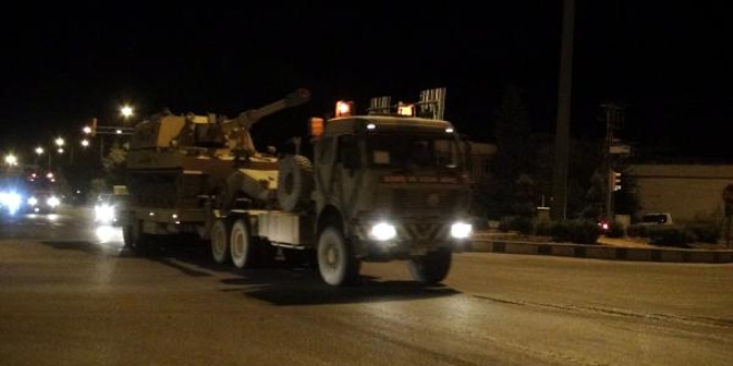 Suriye sınırına gönderilen zırhlı askeri araçlar Hatay'a ulaştı