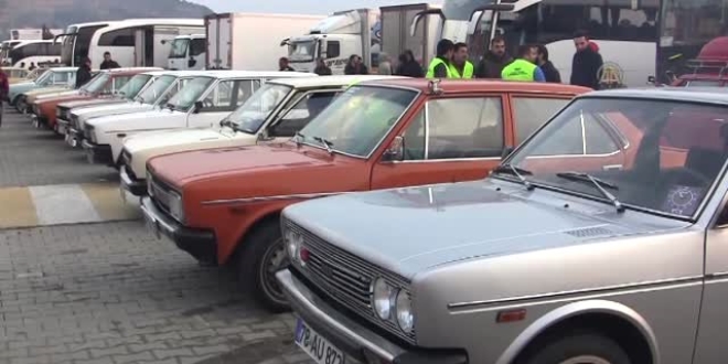 Otomobil tutkunlarından 'trafikte saygı' mesajı