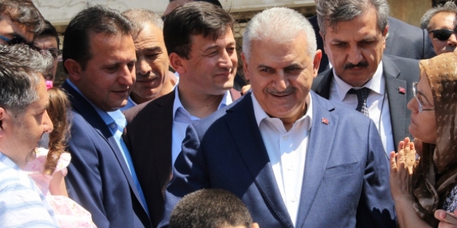 Babakan Yldrm'dan ehit ailesine ziyaret