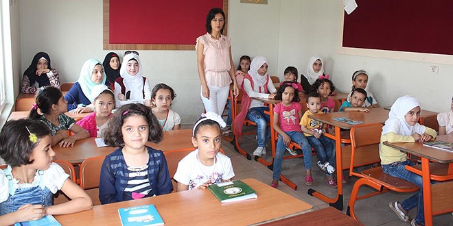 Okul zili Suriyeli öğrenciler için de çaldı