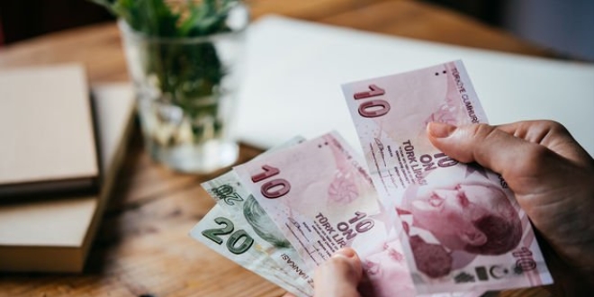 Orta gelirlinin Milli gelirden aldığı pay, zengine gitti
