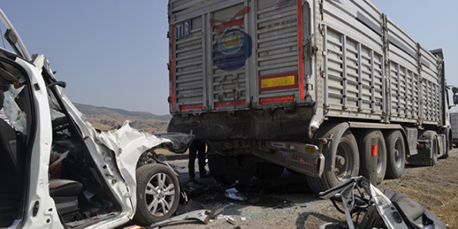 Amasya'da feci kaza: 3 kii ld