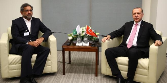 Erdoğan, Pakistan Başbakanı Abbasi'yi kabul etti