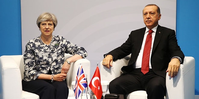 Erdoğan, İngiltere Başbakanı May'i kabul etti