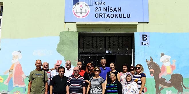 Mezun oldukları okulda 45 yıl sonra buluştular