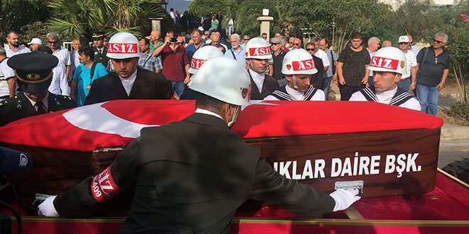 Trafik kazasında ölen emekli albay toprağa verildi