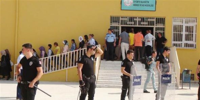 Şanlıurfa'da bir okulda Suriyeli gerginliği