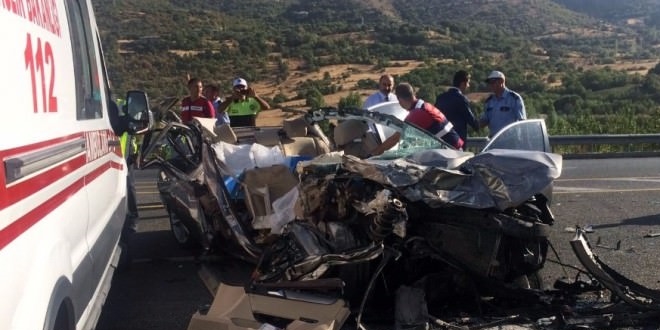 Elazığ'da trafik kazası: 3 ölü, 1 yaralı