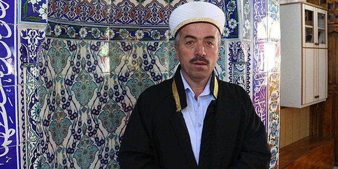 Camide imam, güreşlerde cazgır
