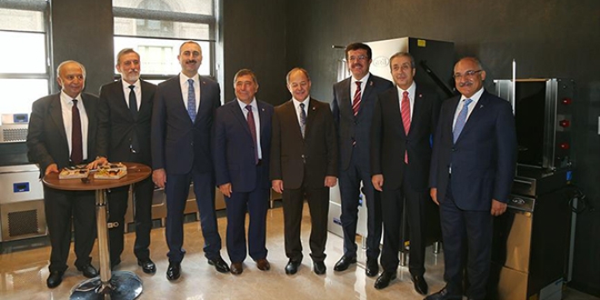 New York'ta T�rkiye Ticaret Merkezi a��ld�