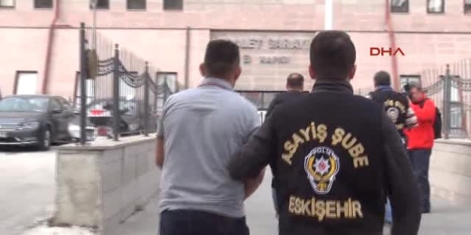 Eskişehir'de dolandırıcılık yapan sahte savcılar yakalandı