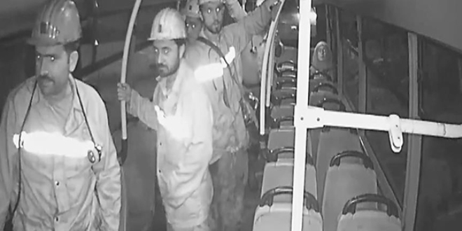 'Koltuklar kirlenmesin' diye düşünen madenciler o anları anlattı