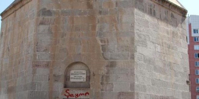 Kayseri'de tarihe b�y�k ay�p!