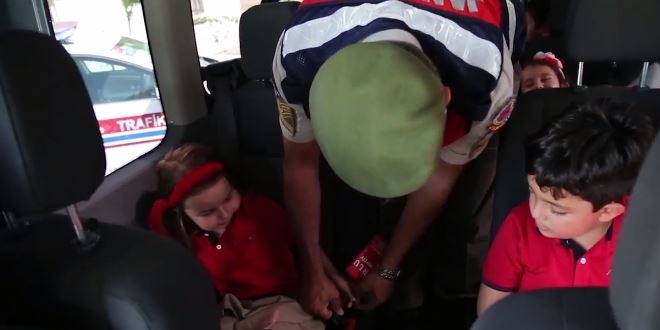 Jandarmadan okul servisleri i�in k�sa film