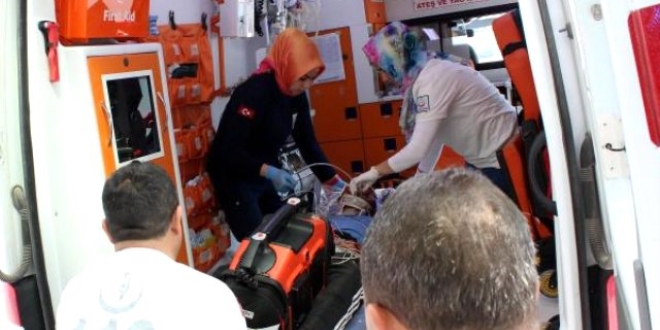 Polis, tüfeğin kazara ateş alması sonucu yaralandı