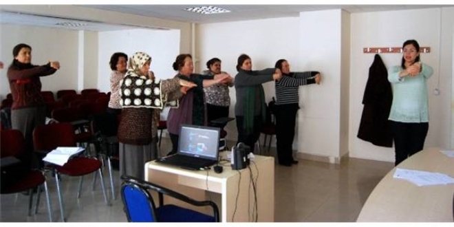 Kilolu ev kadınları 'Obezite Okulu'na yazıldı