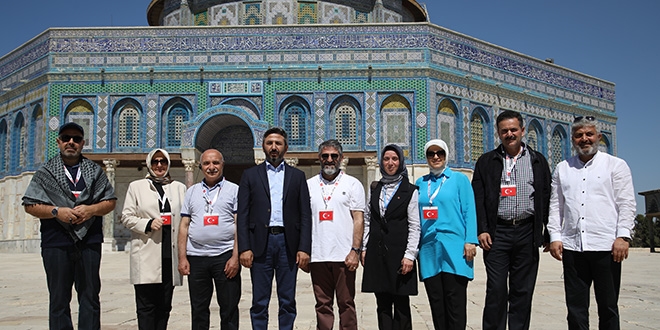 AK Parti milletvekilleri Mescid-i Aksa'yı ziyaret etti