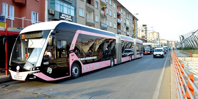Pembe trambüsten vatandaş memnun CHP rahatsız