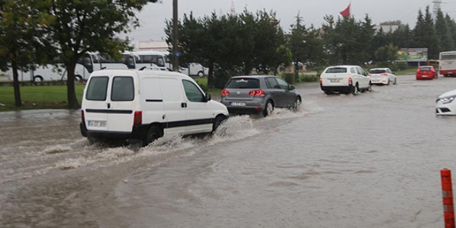 Meteorolojiden iki il için şiddetli yağış uyarısı