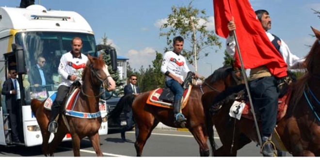 Cumhurbaşkanı Erdoğan, Erzurum'da böyle karşılandı