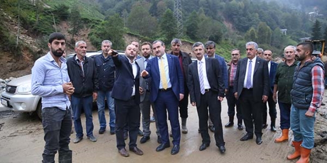 Gen�lik ve Spor Bakan� Bak, heyelan b�lgesinde