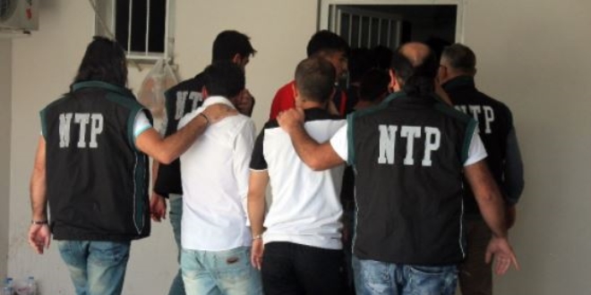 Bayburt'ta 3'ü asker, 5 kişi tutuklandı