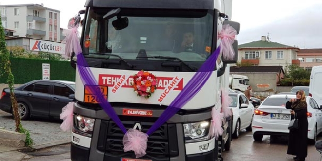 TIR gelin arabası oldu