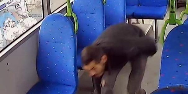 Halk otob�s�nde g�nd�z vakti h�rs�zl�k �oku!