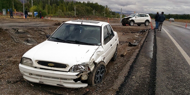 Sivas'ta iki otomobil �arp��t�: 7 yaral�