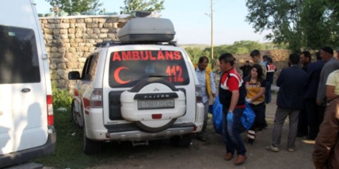 A�r�'da 14 ya��ndaki �ocuk dere k�y�s�nda �l� bulundu