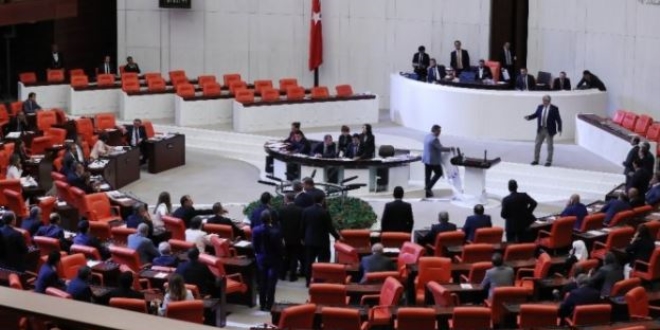 Tanrıkulu ile AK Parti milletvekilleri arasında gerginlik