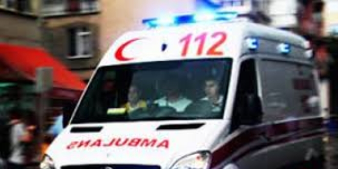 �zmir'de 2 otomobil �arp��t�: 1 �l�, 4 yaral�