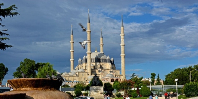 Selimiye Camisi'nin silüetini bozan yapılara izin yok